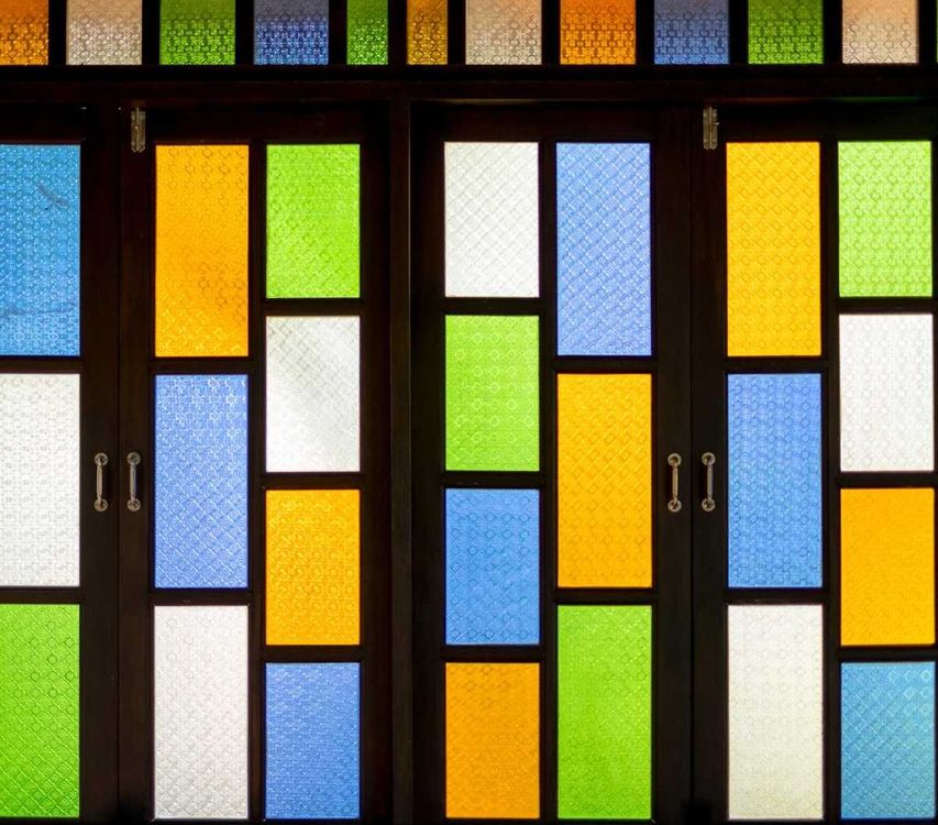 puertas de vidrio de colores